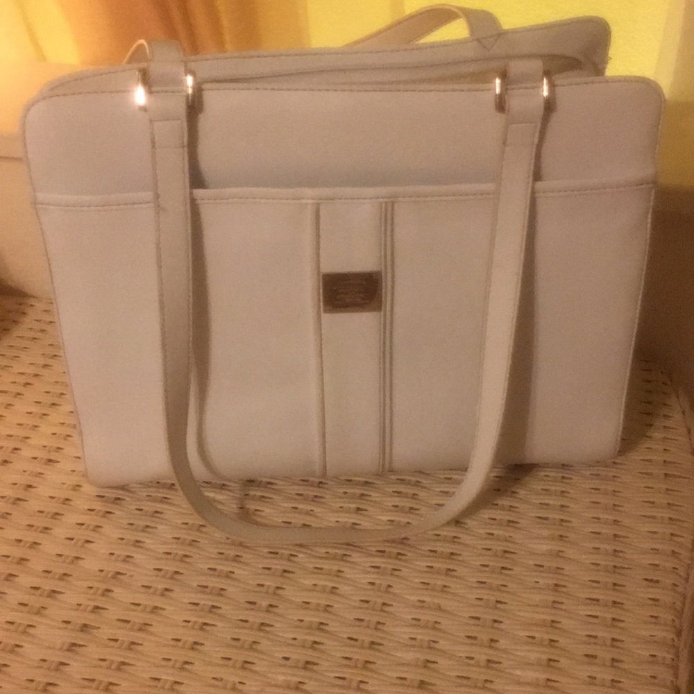 Vegan/Leather Shoulder Bag. - Picture 2 of 9